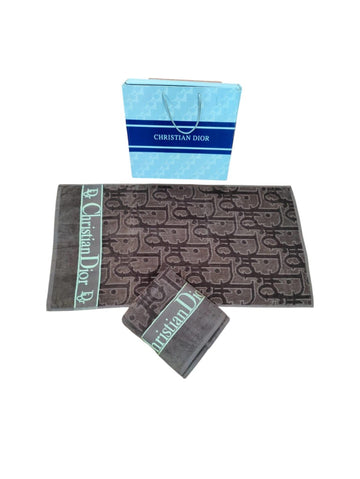 2 PAIR OF TOWEL SETS